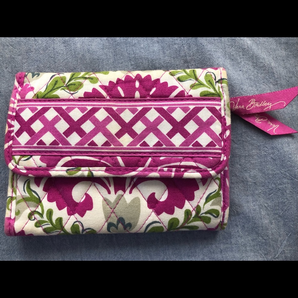 NWOT Vera Bradley Floral Riley Compact Wallet